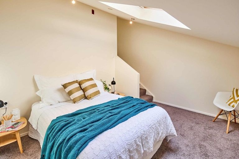 Photo of property in Courtenay Mews Apartments, 19/14u Alpha Street, Te Aro, Wellington, 6011