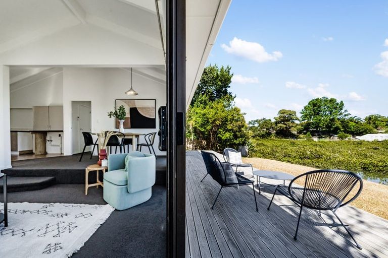 Photo of property in 40 Queen Mary Avenue, New Lynn, Auckland, 0600