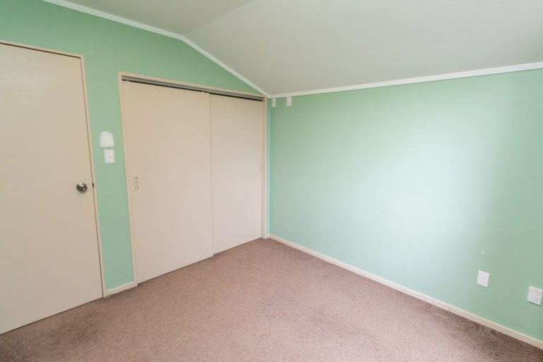 Photo of property in 51 Sunrise Boulevard, Tawa, Wellington, 5028