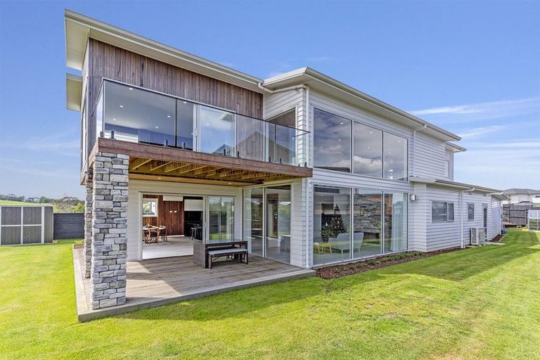 Photo of property in 88 Hayfield Way, Karaka, Papakura, 2113