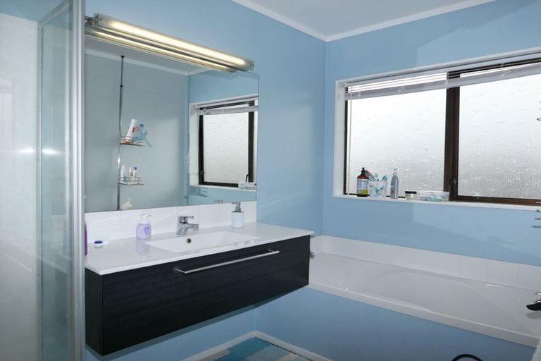 Photo of property in 8 Olive Terrace, Paraparaumu Beach, Paraparaumu, 5032