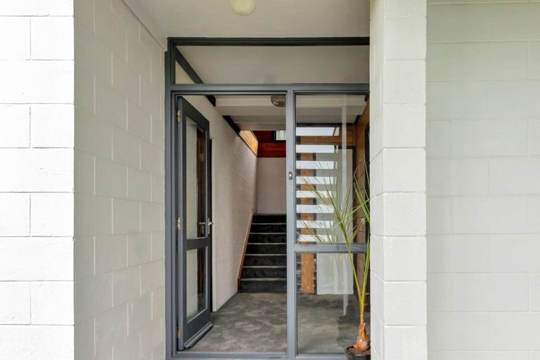 Photo of property in 9 Darwin Crescent, Spotswood, New Plymouth, 4310