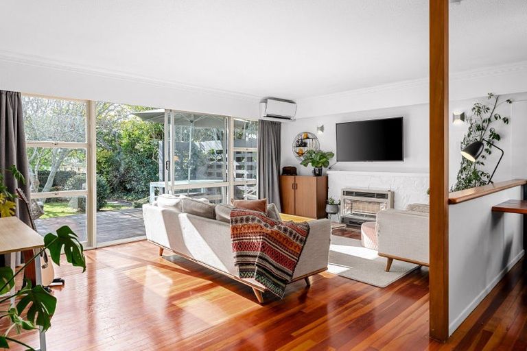 Photo of property in 37 Sandwich Road, St Andrews, Hamilton, 3200