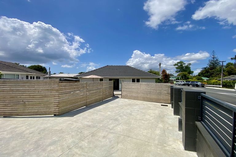 Photo of property in 43a Taikata Road, Te Atatu Peninsula, Auckland, 0610
