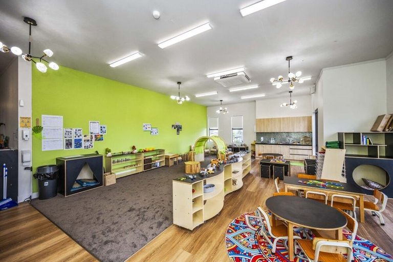Photo of property in 3145 Great North Road, New Lynn, Auckland, 0600
