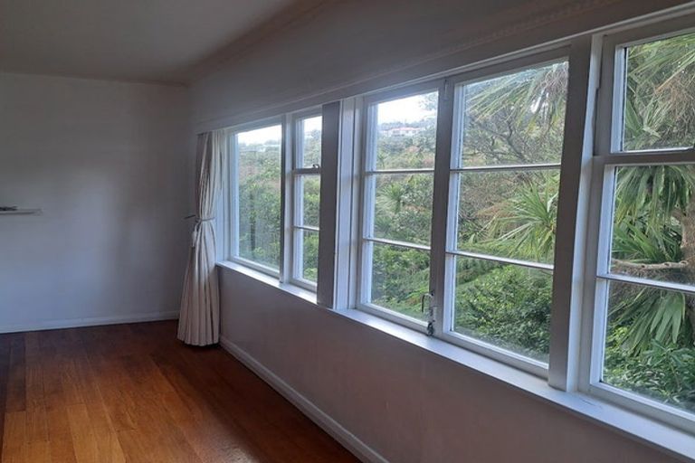 Photo of property in 51 Albemarle Road, Northland, Wellington, 6012