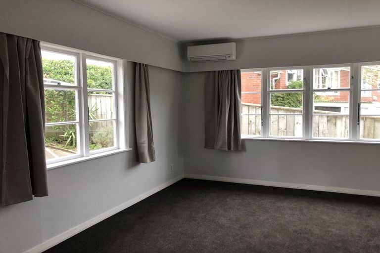 Photo of property in 33 Hindmarsh Street, Johnsonville, Wellington, 6037