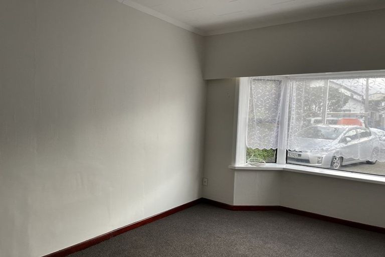 Photo of property in 82 Kauri Street, Miramar, Wellington, 6022