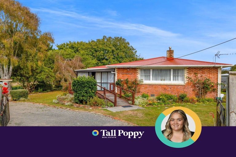Photo of property in 1 Graham Street, Eltham, 4322
