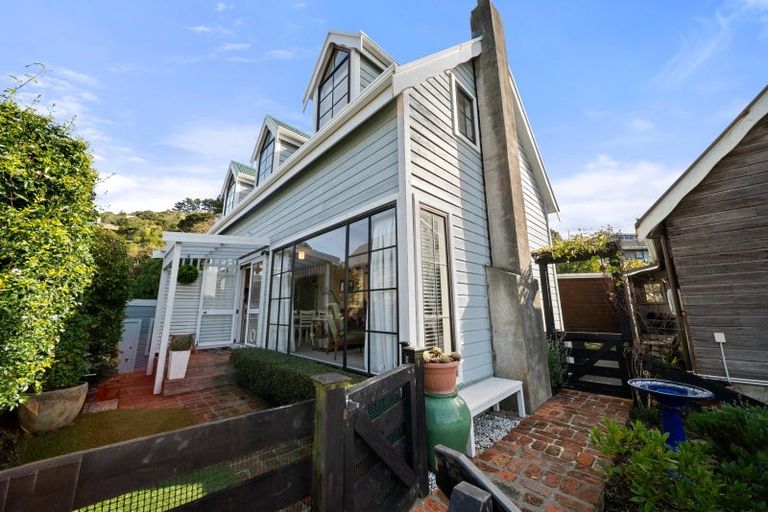 Photo of property in 8a Cassis Place, Crofton Downs, Wellington, 6035