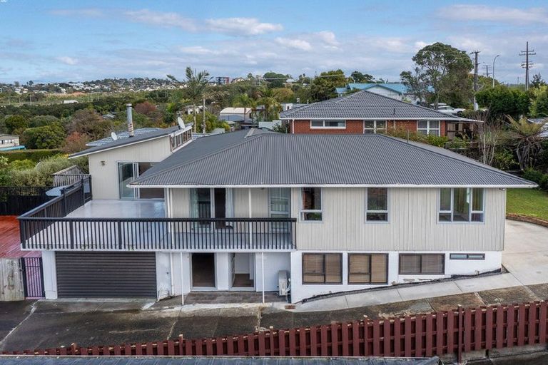 Photo of property in 245 Sunset Road, Sunnynook, Auckland, 0632