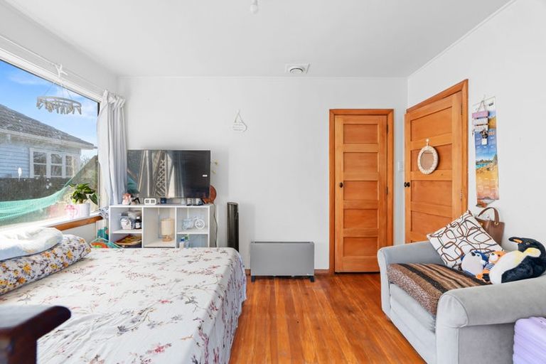 Photo of property in 11 Christian Street, Bryndwr, Christchurch, 8053