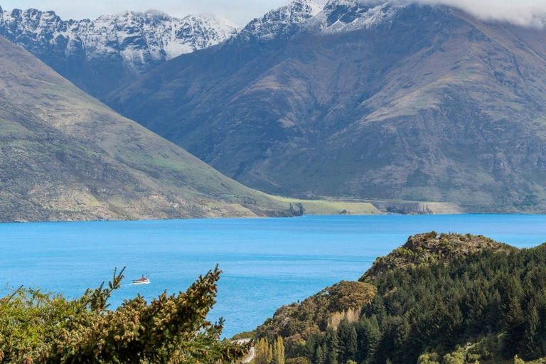 Photo of property in 16a Dart Place, Fernhill, Queenstown, 9300