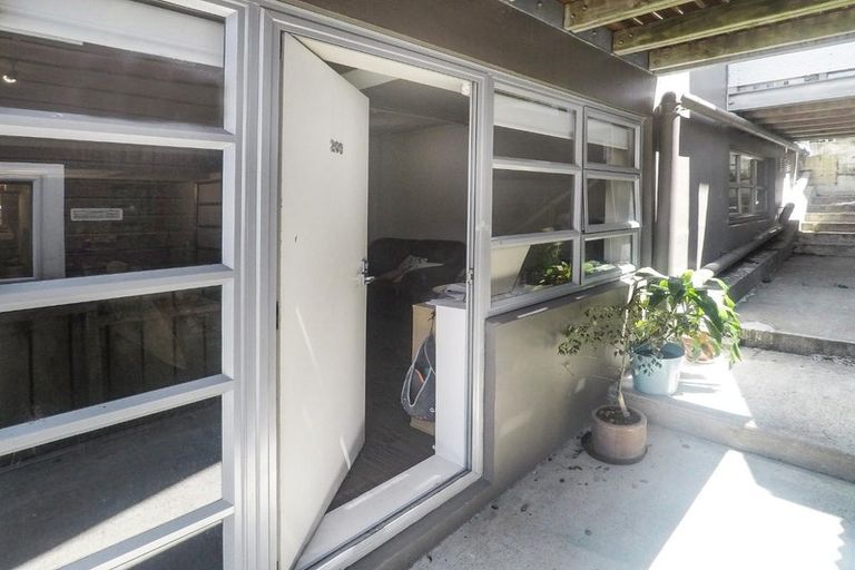 Photo of property in Vespa Apartments, 203/20 Hanson Street, Mount Cook, Wellington, 6021