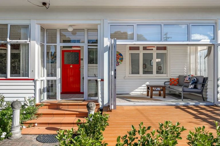 Photo of property in 35 College Street, College Estate, Whanganui, 4500