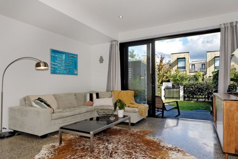 Photo of property in 17 Isitt Road, Hobsonville, Auckland, 0616