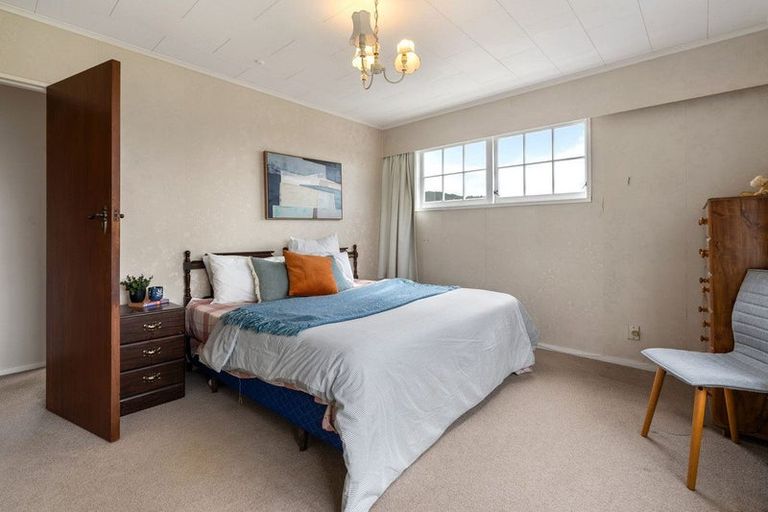 Photo of property in 71 Oriel Avenue, Tawa, Wellington, 5028