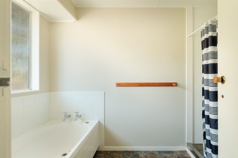 Photo of property in 4 Heatherlea Street, Outer Kaiti, Gisborne, 4010