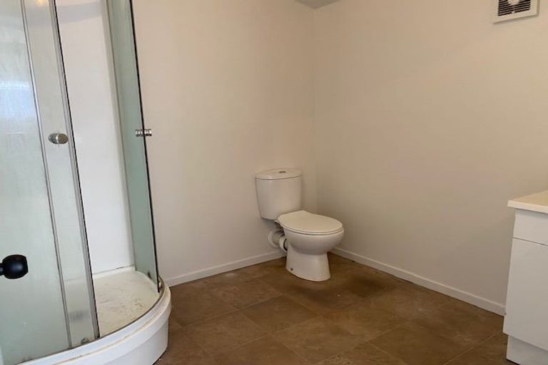 Photo of property in 21 Kemble Close, Mangere, Auckland, 2022