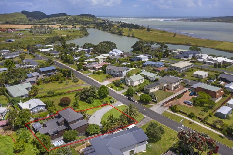 Photo of property in 18 Taipari Avenue, Raglan, 3225