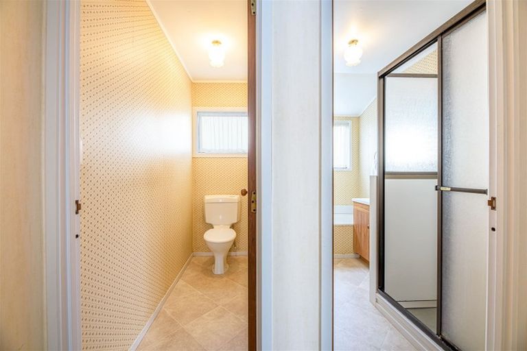 Photo of property in 1/246 Great North Road, Henderson, Auckland, 0612