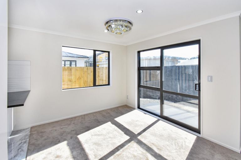 Photo of property in 8 Cambridge Road, Manurewa, Auckland, 2102