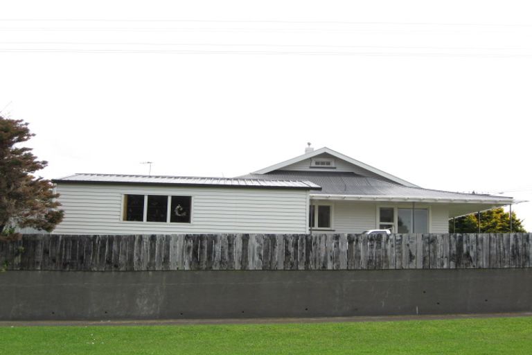 Photo of property in 107 Domett Street, Waitara, 4320