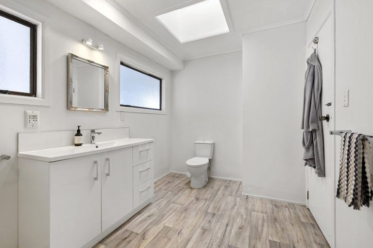 Photo of property in 6 Uenuku Avenue, Raglan, 3225