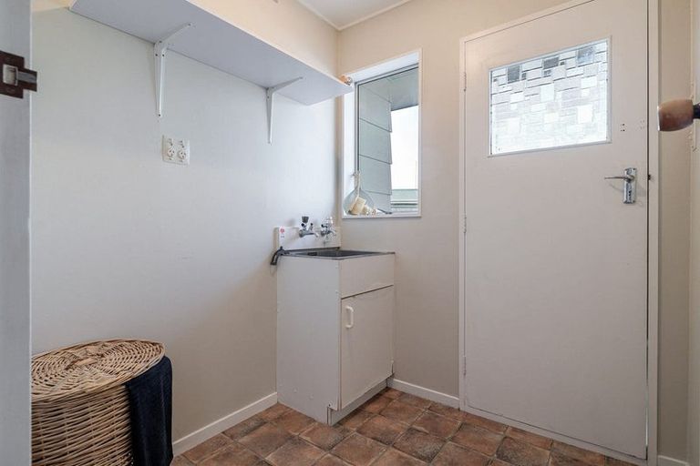 Photo of property in 49 Acacia Street, Kelvin Grove, Palmerston North, 4414