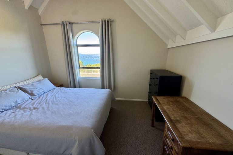 Photo of property in 7b Ladbrooke Drive, Newlands, Wellington, 6037