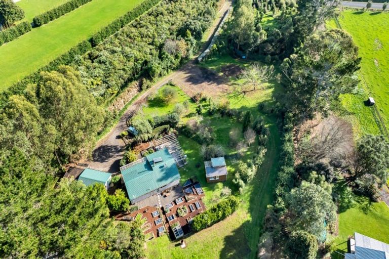 Photo of property in 164 Cross Road, Lepperton, New Plymouth, 4373