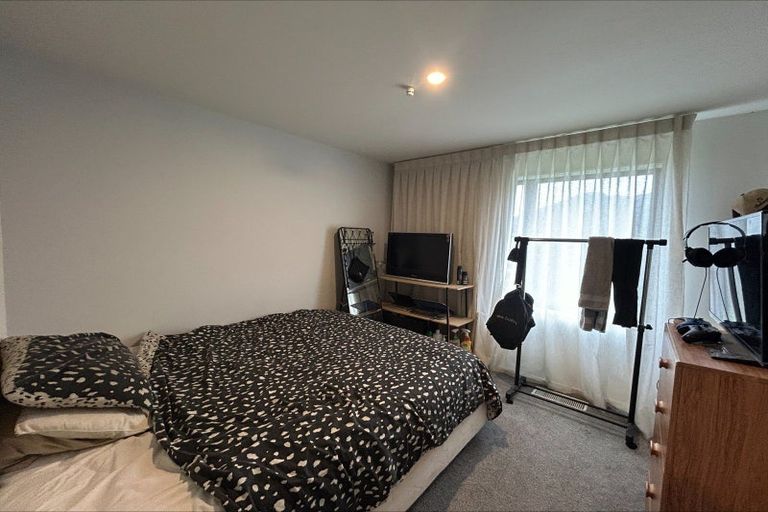 Photo of property in 16 Tomtit Crescent, Lake Hawea, 9382