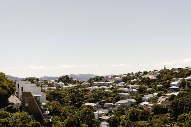 Photo of property in 69u5 Tiketike Way, Brooklyn, Wellington, 6021