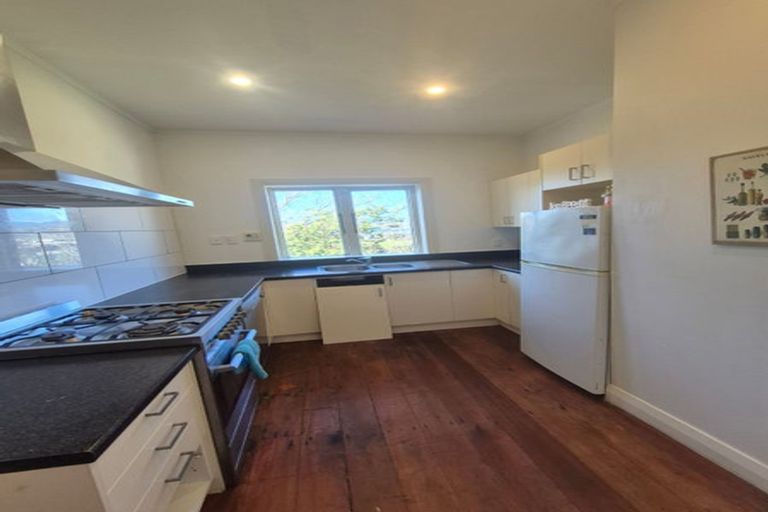 Photo of property in 7 Crawford Road, Kilbirnie, Wellington, 6022