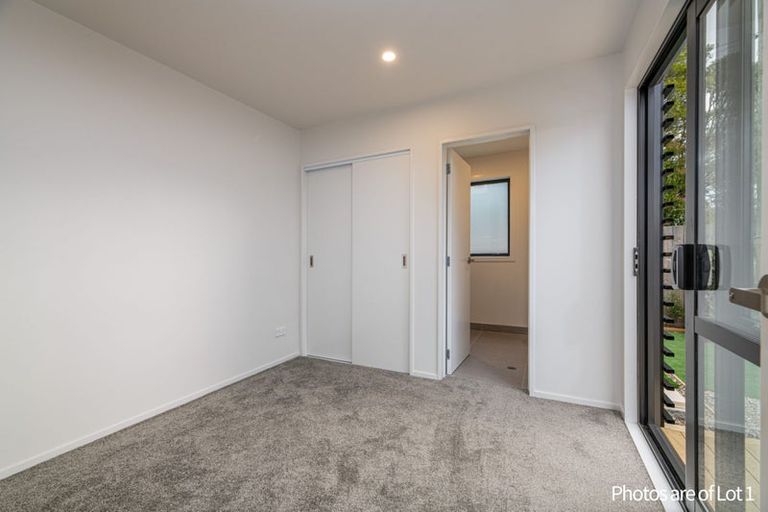 Photo of property in 1/17 Kingdale Road, Henderson, Auckland, 0610