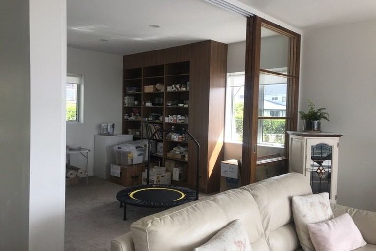 Photo of property in 32 Ngahere Views, Orewa, 0931