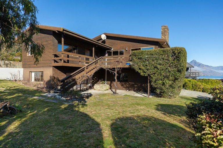 Photo of property in 9 Oregon Drive, Kelvin Heights, Queenstown, 9300