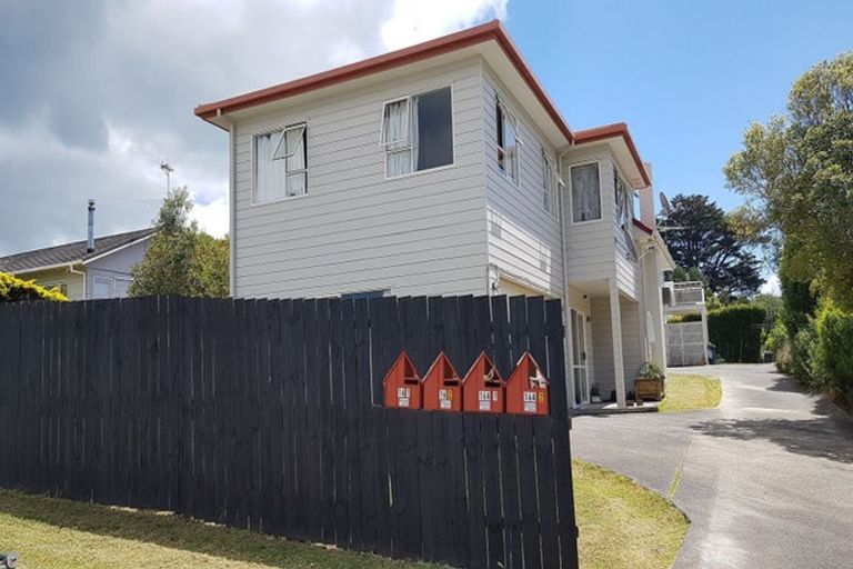Photo of property in 16 Kauri Glen Road, Northcote, Auckland, 0627