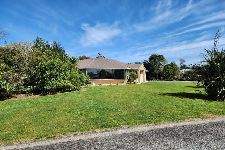 Photo of property in 37 Kew Road, Westport, 7825