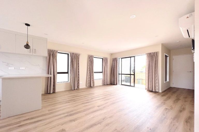 Photo of property in 367c Don Buck Road, Massey, Auckland, 0614