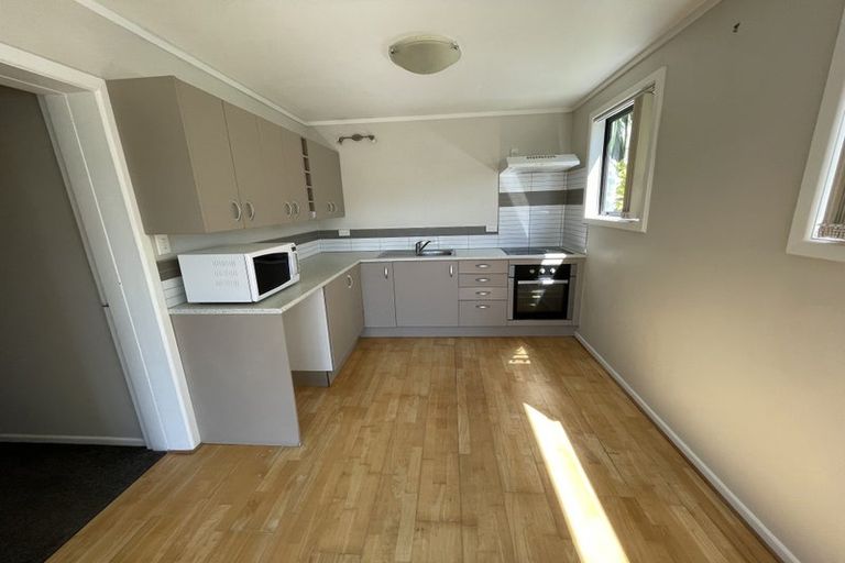 Photo of property in 34 Southern Cross Crescent, Island Bay, Wellington, 6023
