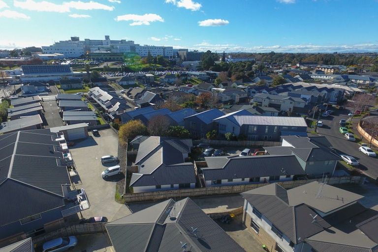 Photo of property in 6/5 Jones Crescent, Melville, Hamilton, 3206