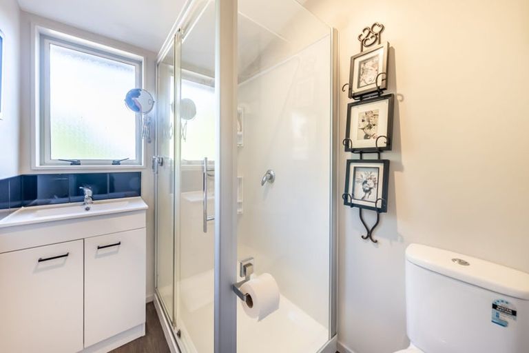 Photo of property in 10 Seymour Grove, Kingsley Heights, Upper Hutt, 5018