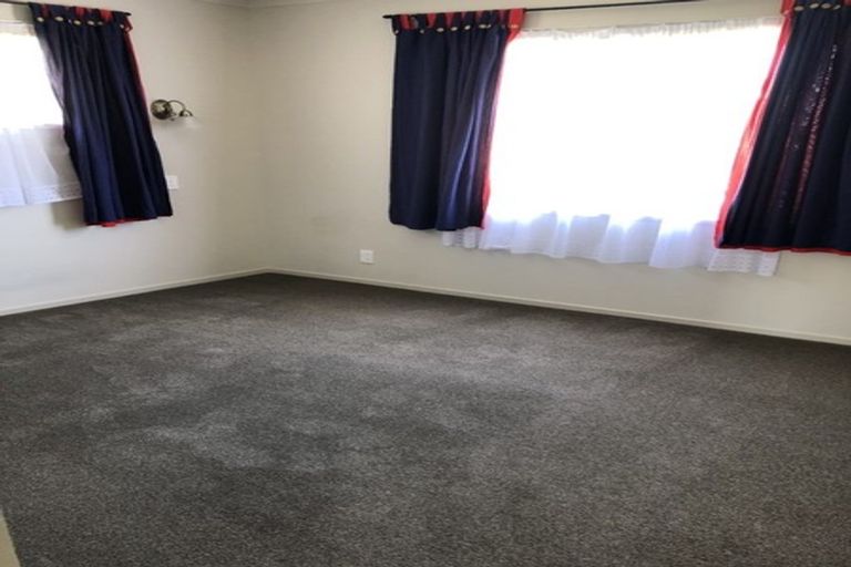 Photo of property in 7 Cresswell Place, Johnsonville, Wellington, 6037