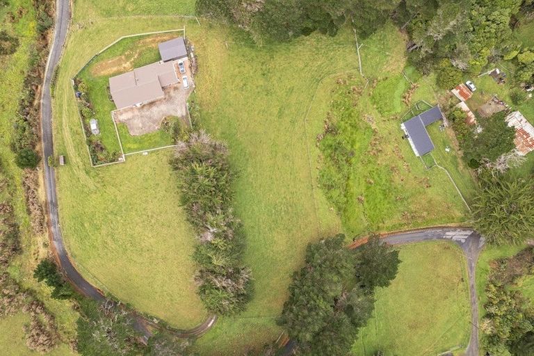 Photo of property in 41 Lincolnshire Road, Horokiwi, Wellington, 5016