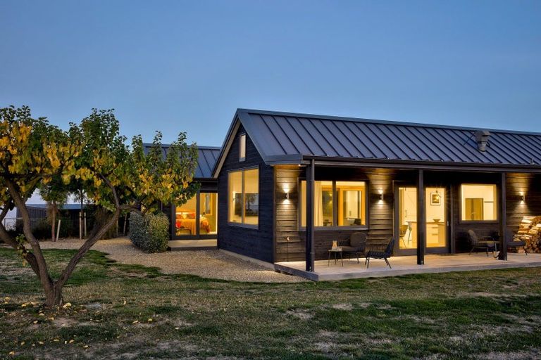 Photo of property in 112 Hall Road, Bannockburn, Cromwell, 9384