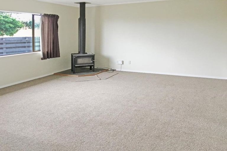 Photo of property in 7 Peter Hall Drive, Kelvin Grove, Palmerston North, 4414