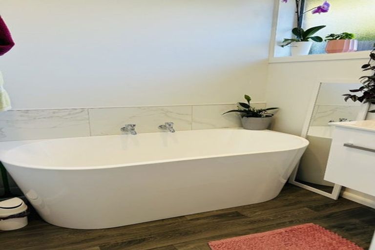 Photo of property in 91 Warren Crescent, Hillmorton, Christchurch, 8025
