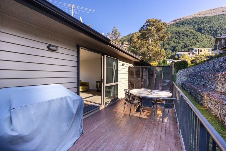 Photo of property in Arno Apartment, 10/8 Mckerrow Place, Sunshine Bay, Queenstown, 9300