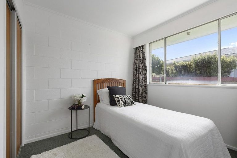 Photo of property in 2/14 Jillett Street, Titahi Bay, Porirua, 5022